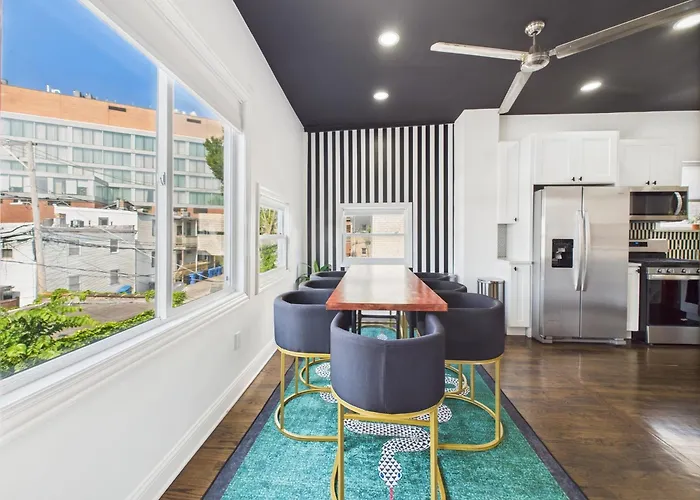Wrigleyville Gem With Hidden Bar & Vintage Charm Apartamento Chicago