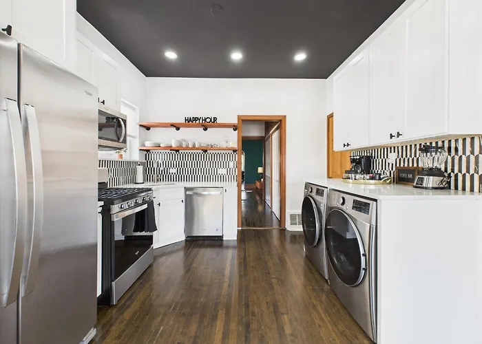 Wrigleyville Gem With Hidden Bar & Vintage Charm Chicago