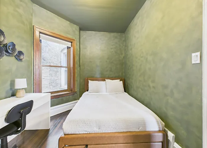 Wrigleyville Gem With Hidden Bar & Vintage Charm
