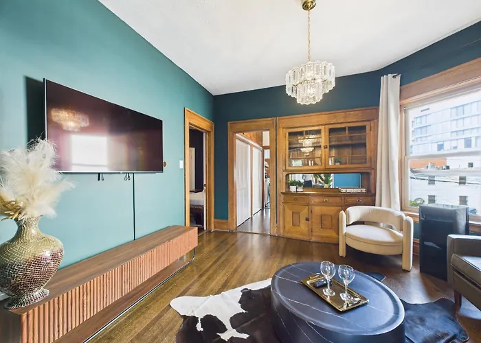 Wrigleyville Gem With Hidden Bar & Vintage Charm *