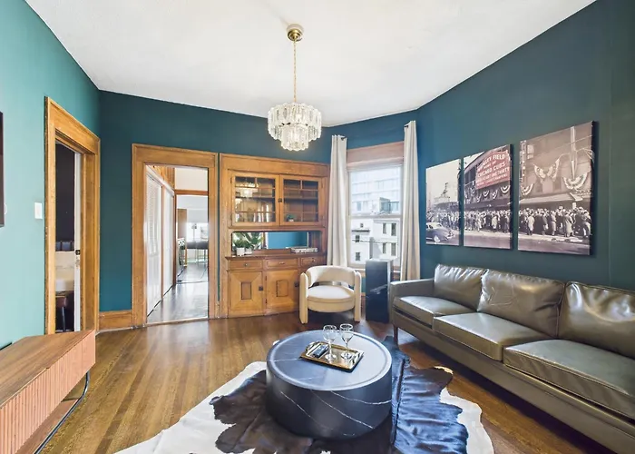 Wrigleyville Gem With Hidden Bar & Vintage Charm Chicago