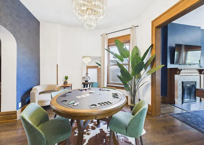 Wrigleyville Gem With Hidden Bar & Vintage Charm *