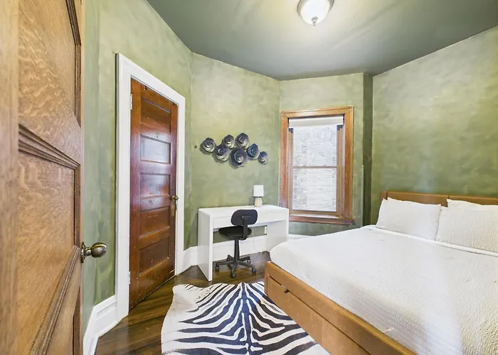 Wrigleyville Gem With Hidden Bar & Vintage Charm