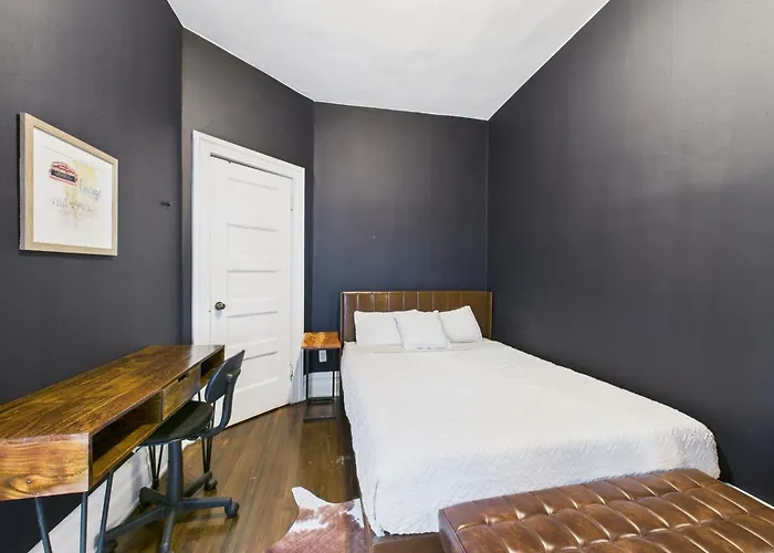Wrigleyville Gem With Hidden Bar & Vintage Charm Chicago